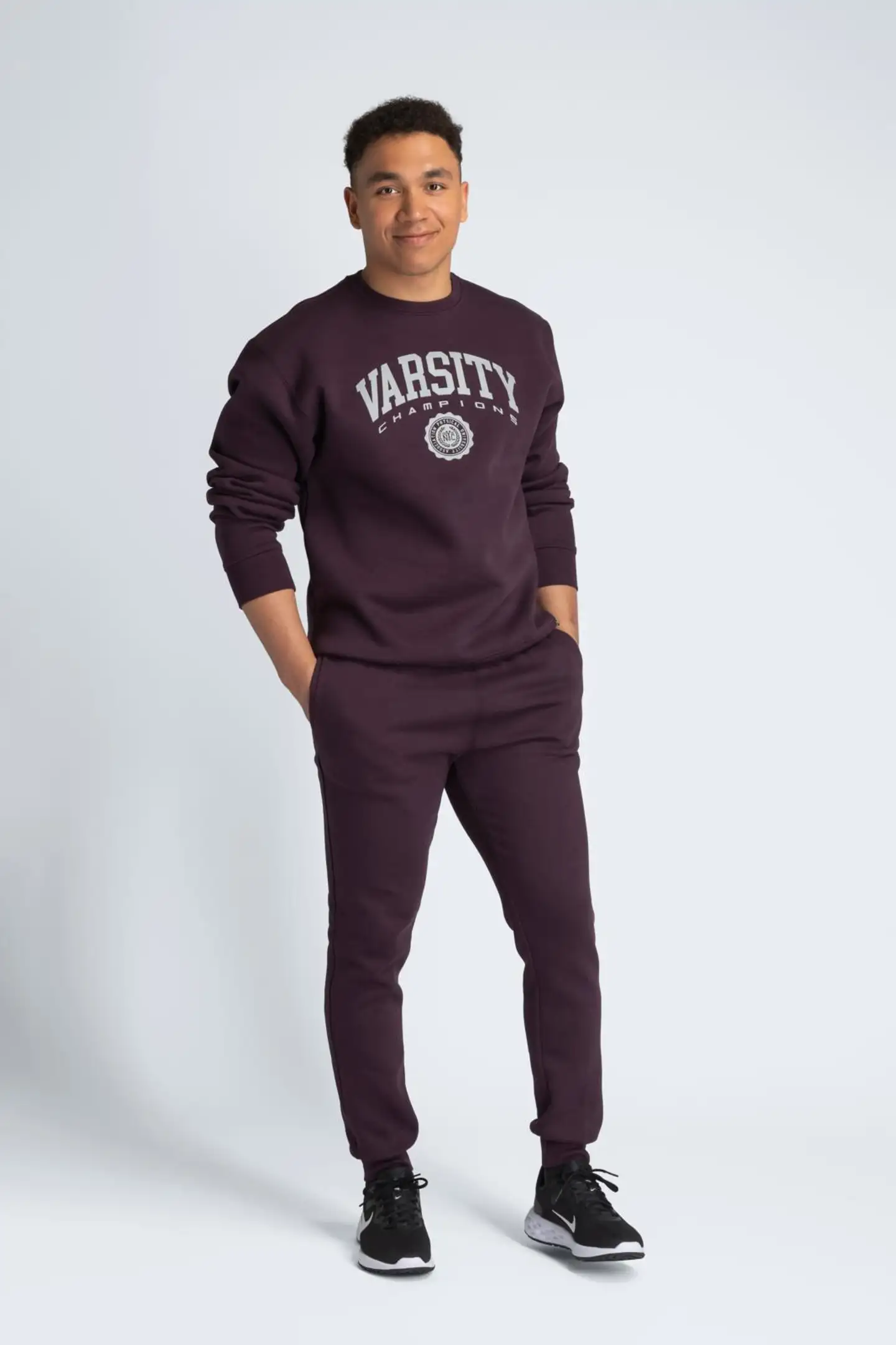 Cheetah miesten collegehousut CMP3705 - Midnight Plum - 4