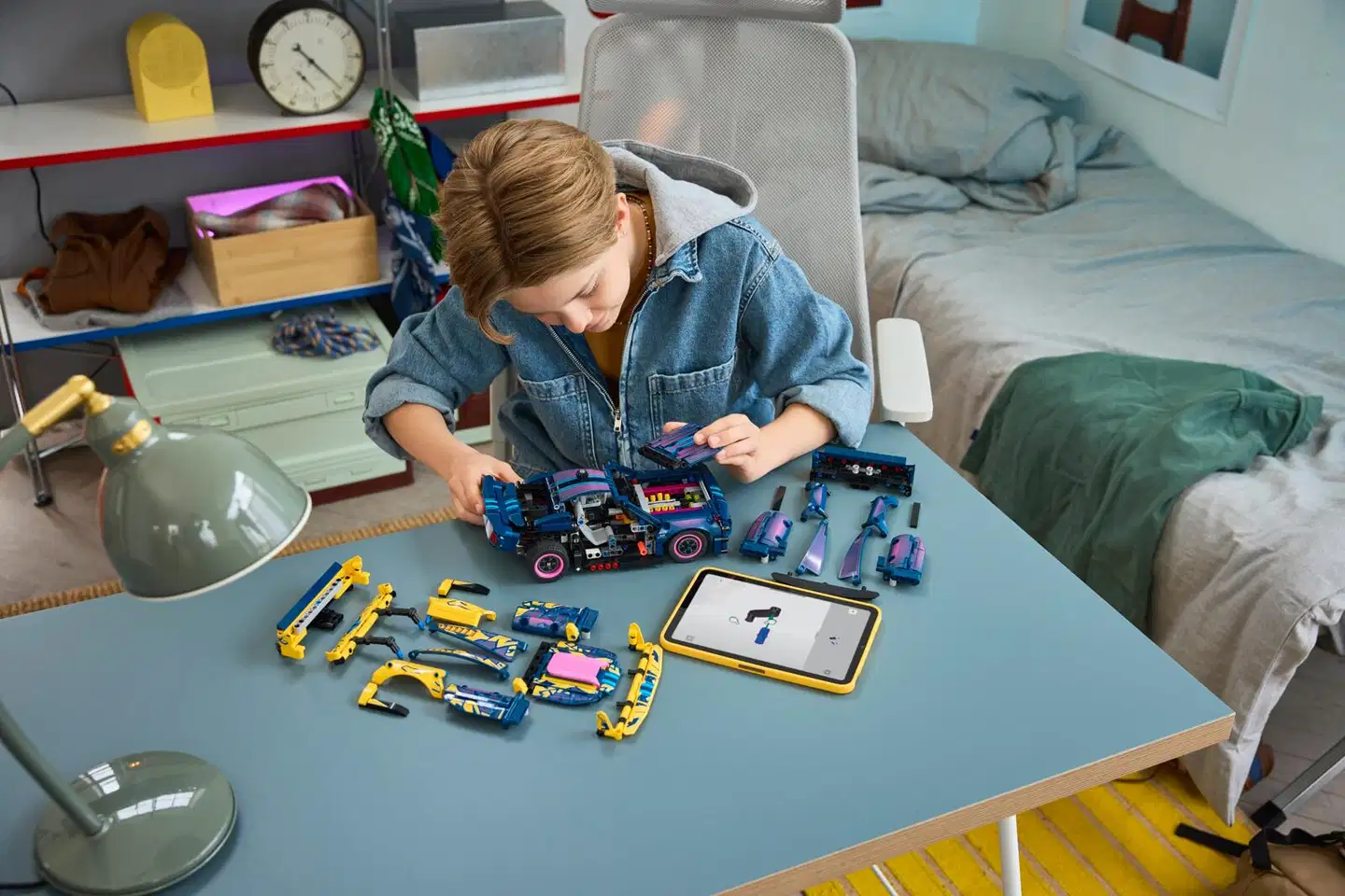 LEGO® Technic 42236 Tuunaustallin Ford Mustang GT ‑auto - 7