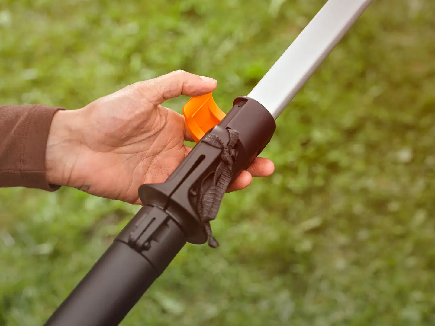 Fiskars akkuraivaussakset, ei akkua - 7