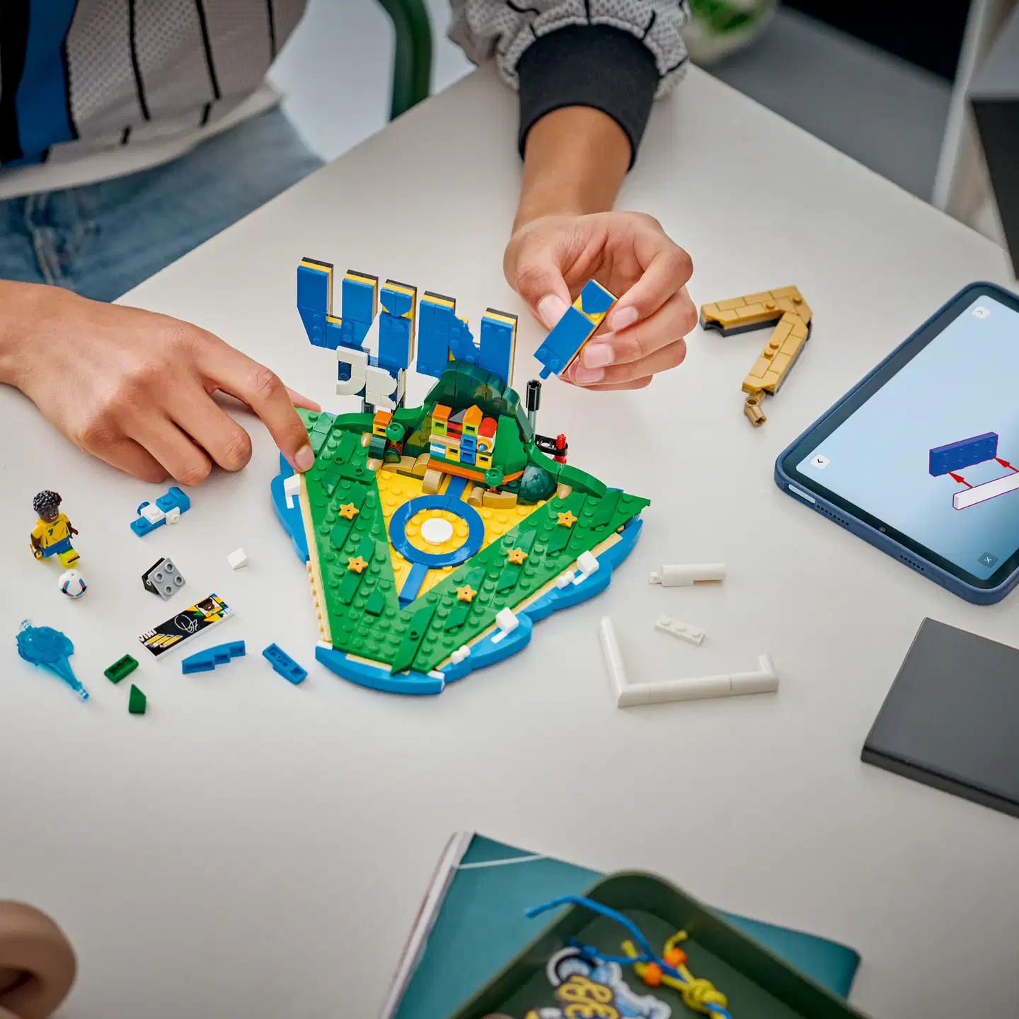LEGO® Editions Football 43027 Vini Jr. – jalkapallon tähtihetket - 9