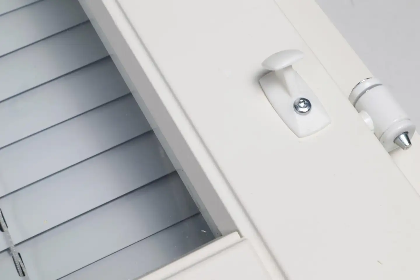 Ihanin sälekaihtimen knaapi valkoinen 4kpl - 1