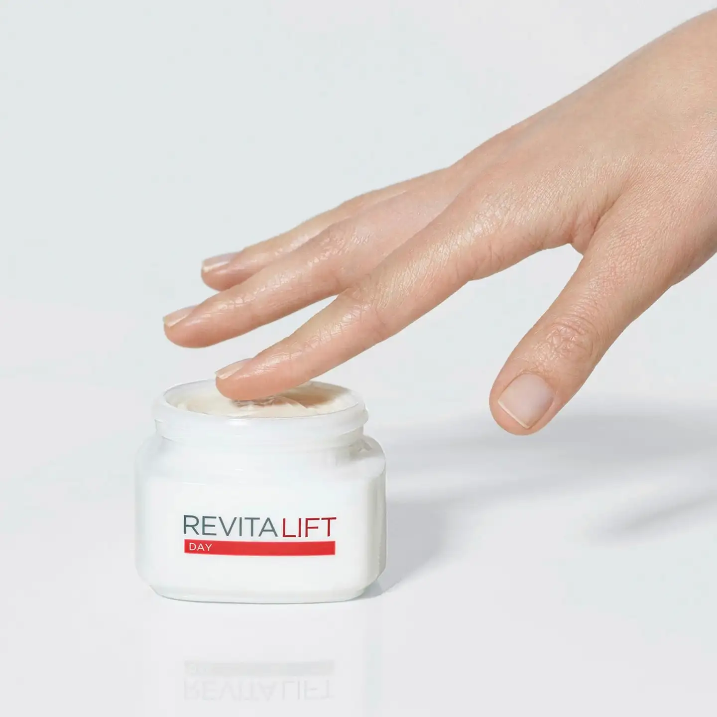 L'Oréal Paris Revitalift ryppyjä silottava ja ihoa kiinteyttävä päivävoide 50ml - 5