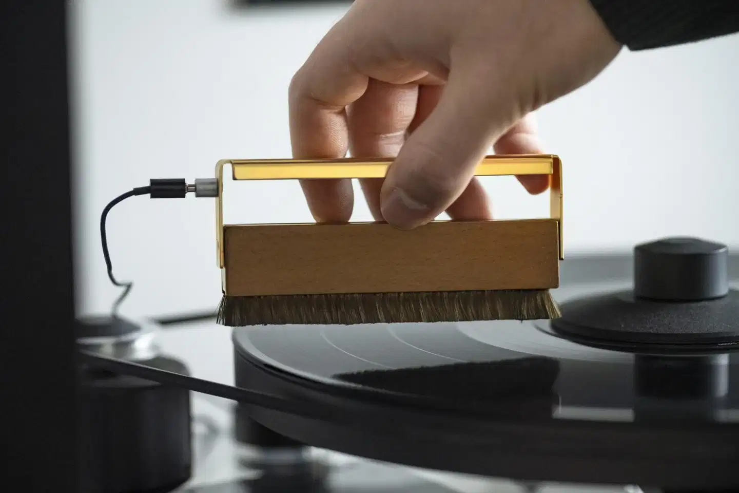 Pro-Ject Levysoitintarvike Brush It Premium hiilikuitu levyharja - 3