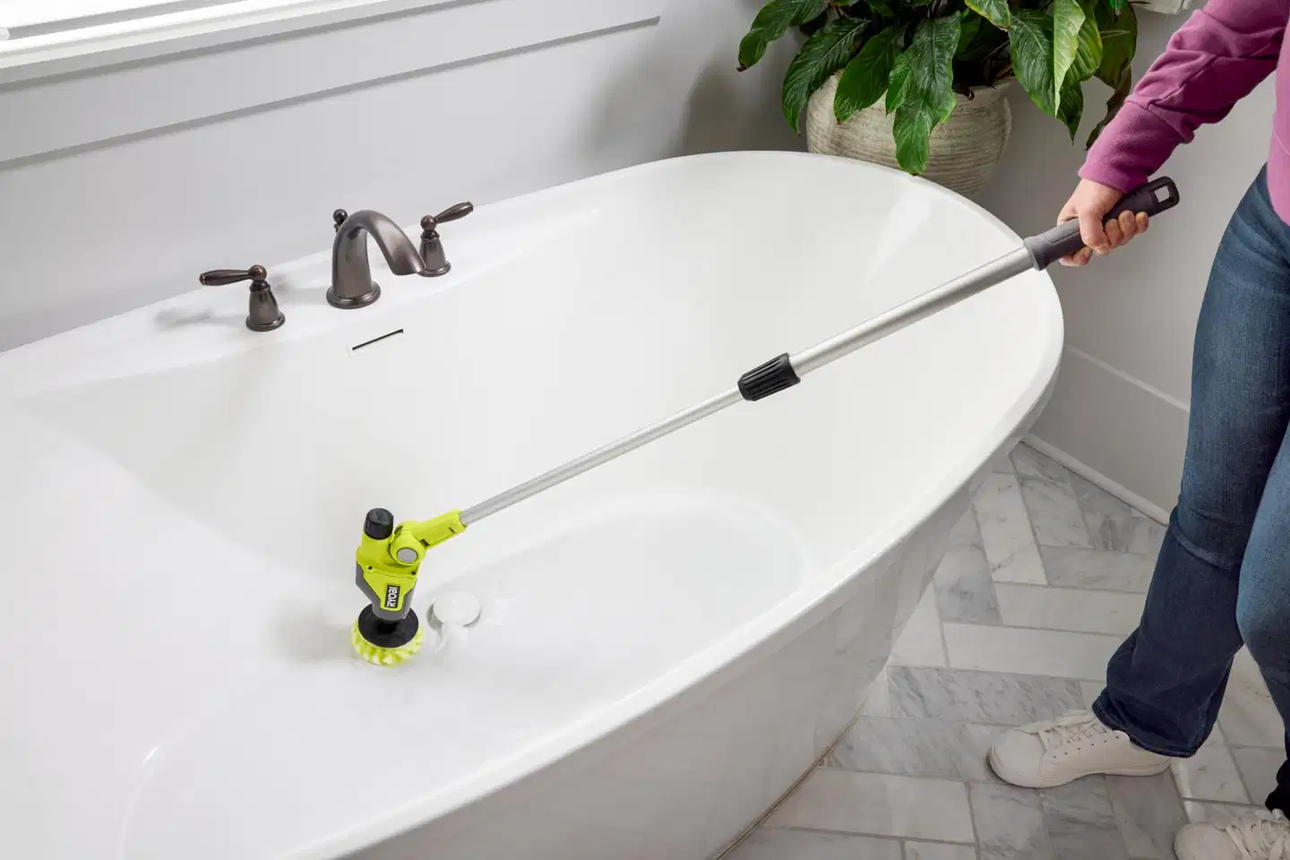 Ryobi 4V pesuharja teleskooppivarrella RTS4-120G - 11