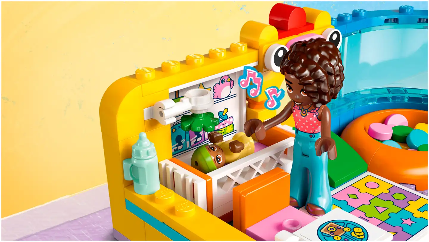 LEGO® Friends 42645 Aliyan pikkusiskon leikkihuone - 5