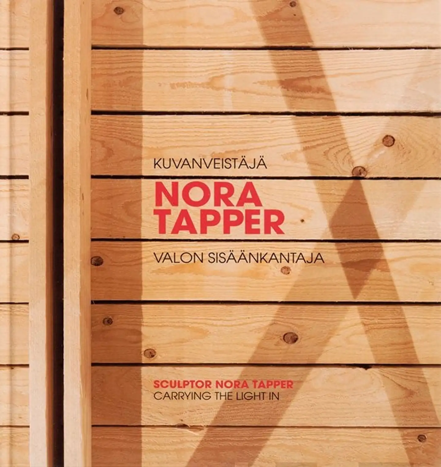Alatalo, Kuvanveistäjä Nora Tapper - Sculptor Nora Tapper - Valon sisäänkantaja - Carrying the light in