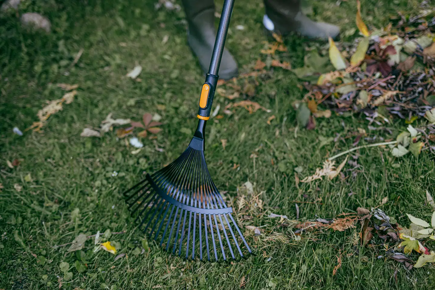 Fiskars OneClick lehtiharava metallinen - 4