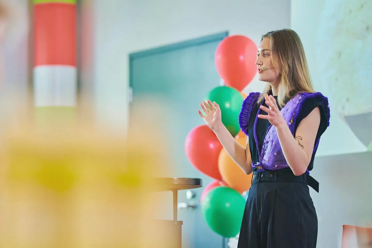 Kaisa Somerpalo pitämässä puhetta