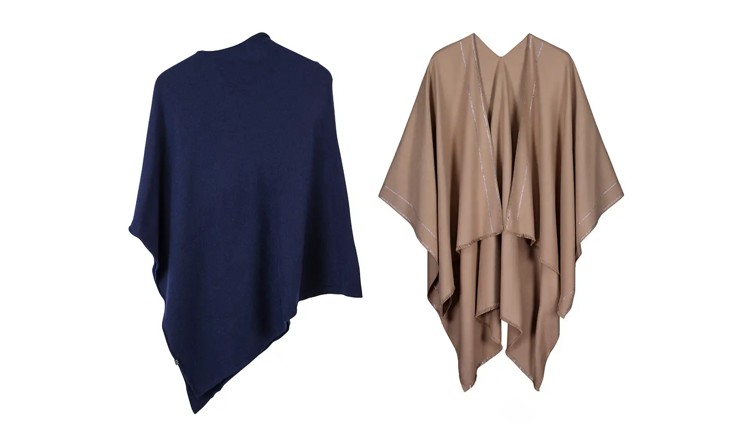 Kaksi ponchoa vierekkäin.