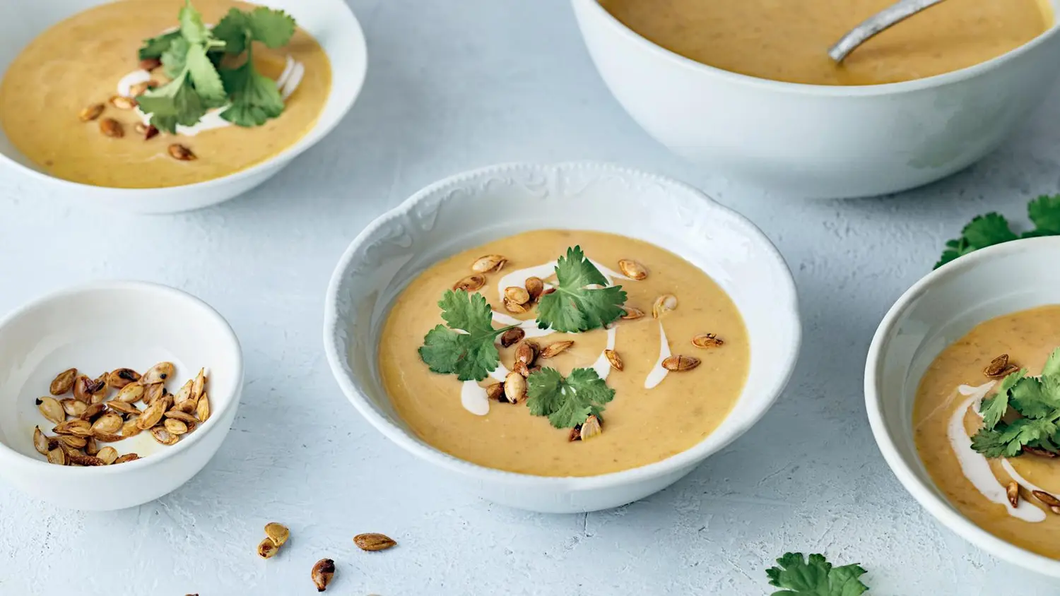 Myskikurpitsa-linssikeitto