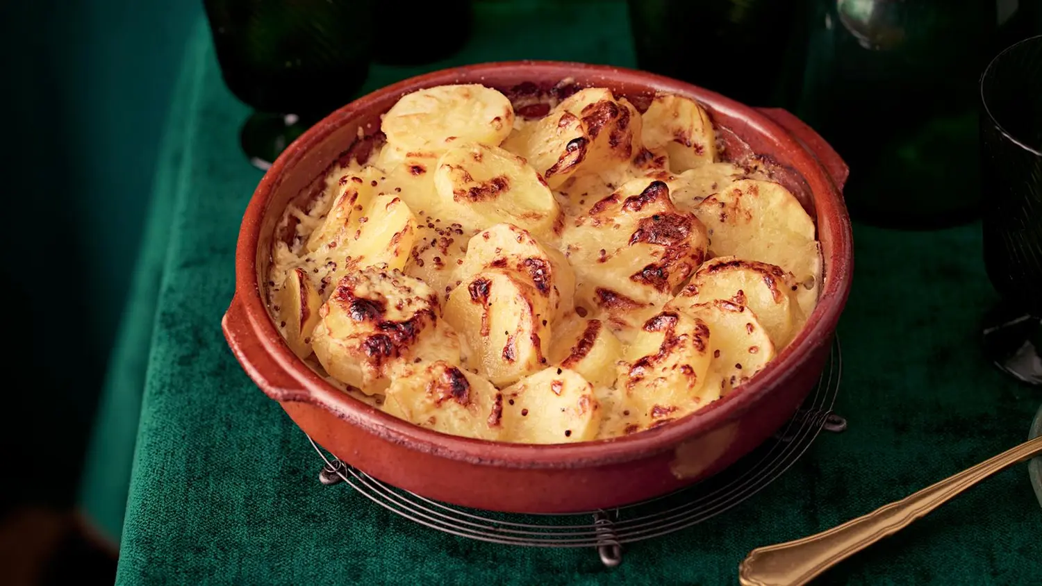 Nopeat sinappiset kermaperunat