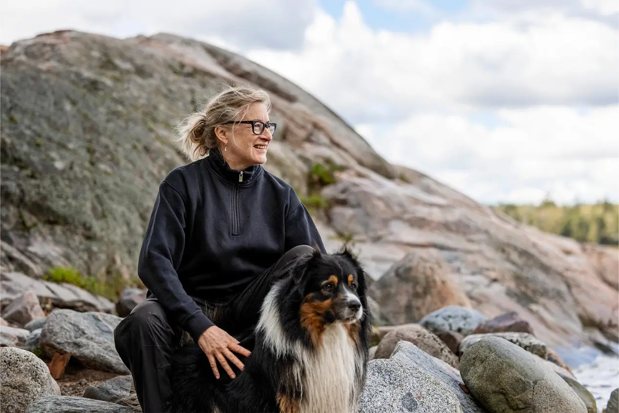 Katja Ståhl Helsingin Rajasaaren koirapuistossa