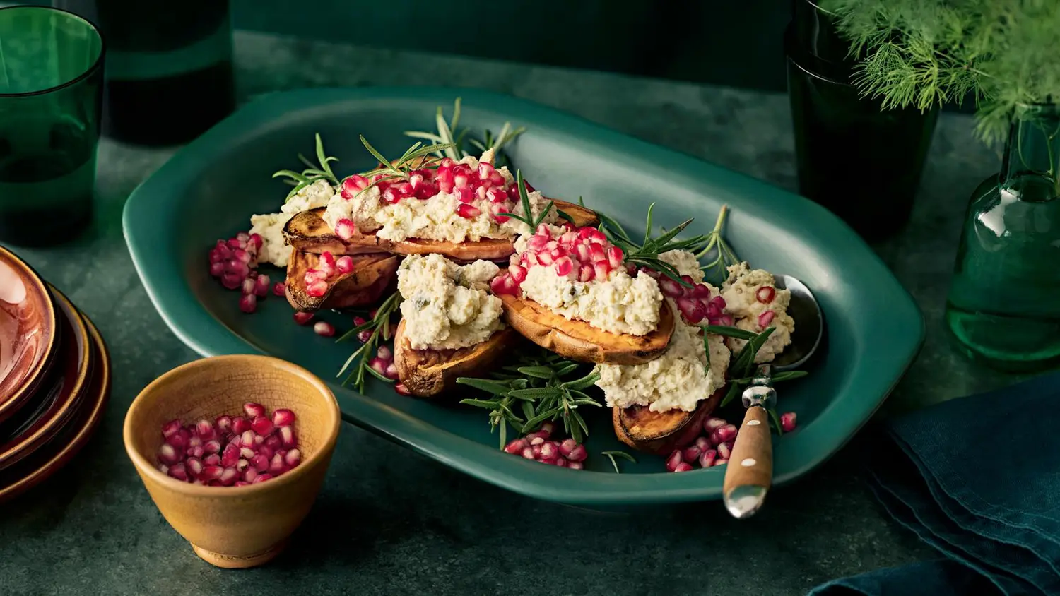 Uunibataatit ja savutofutahna