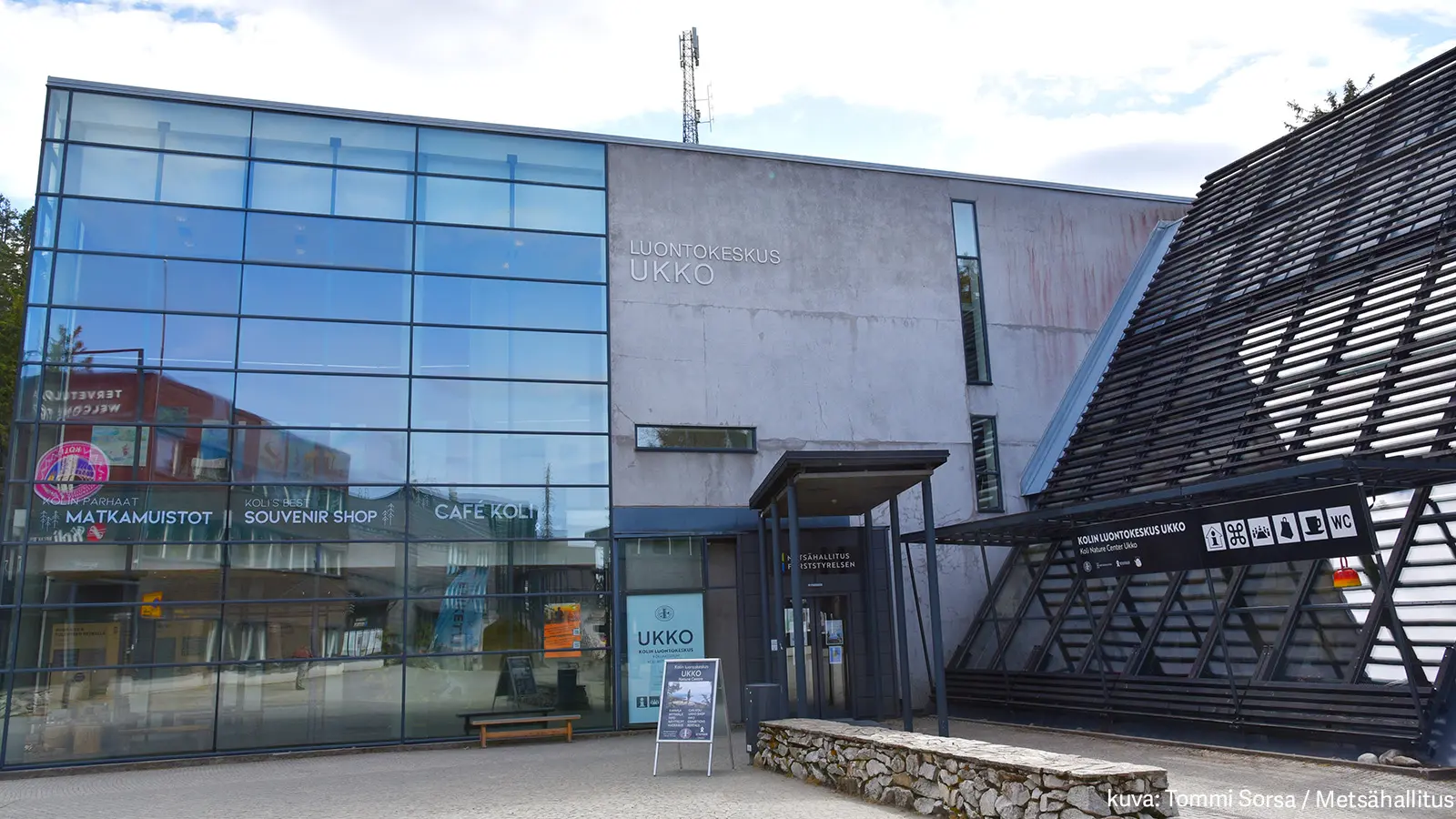 Kolin Luontokeskuksen rakennus.