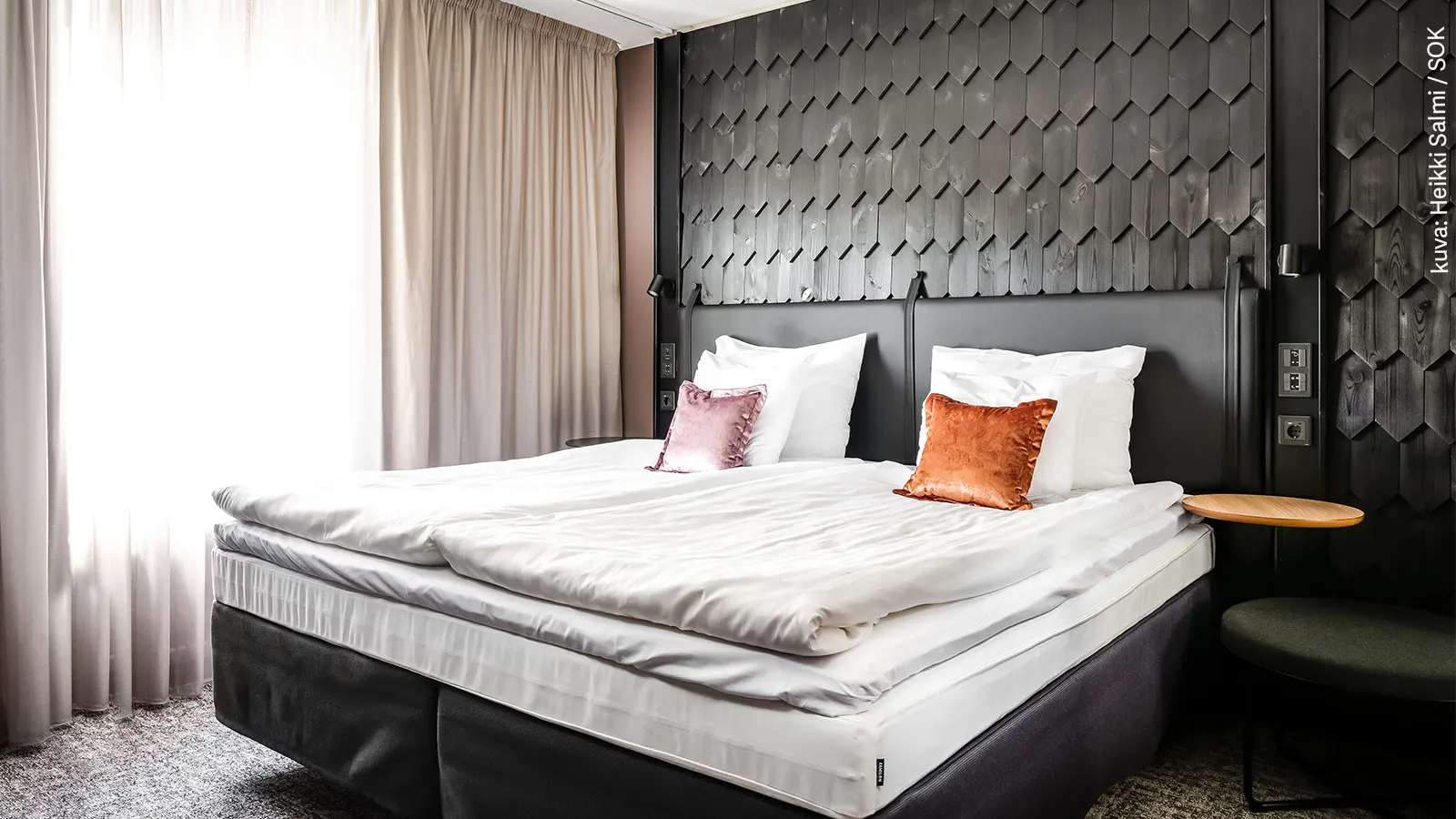 Kuvassa Original Sokos Hotel Arinan huone.