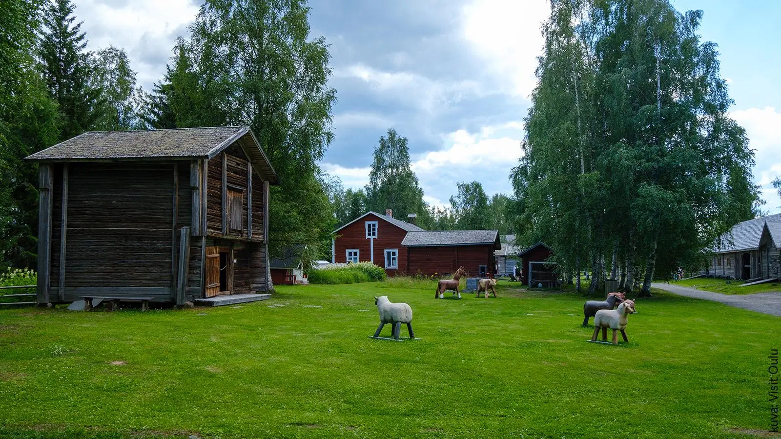 Turkansaaren ulkomuseon keskiaikainen pihapiiri.
