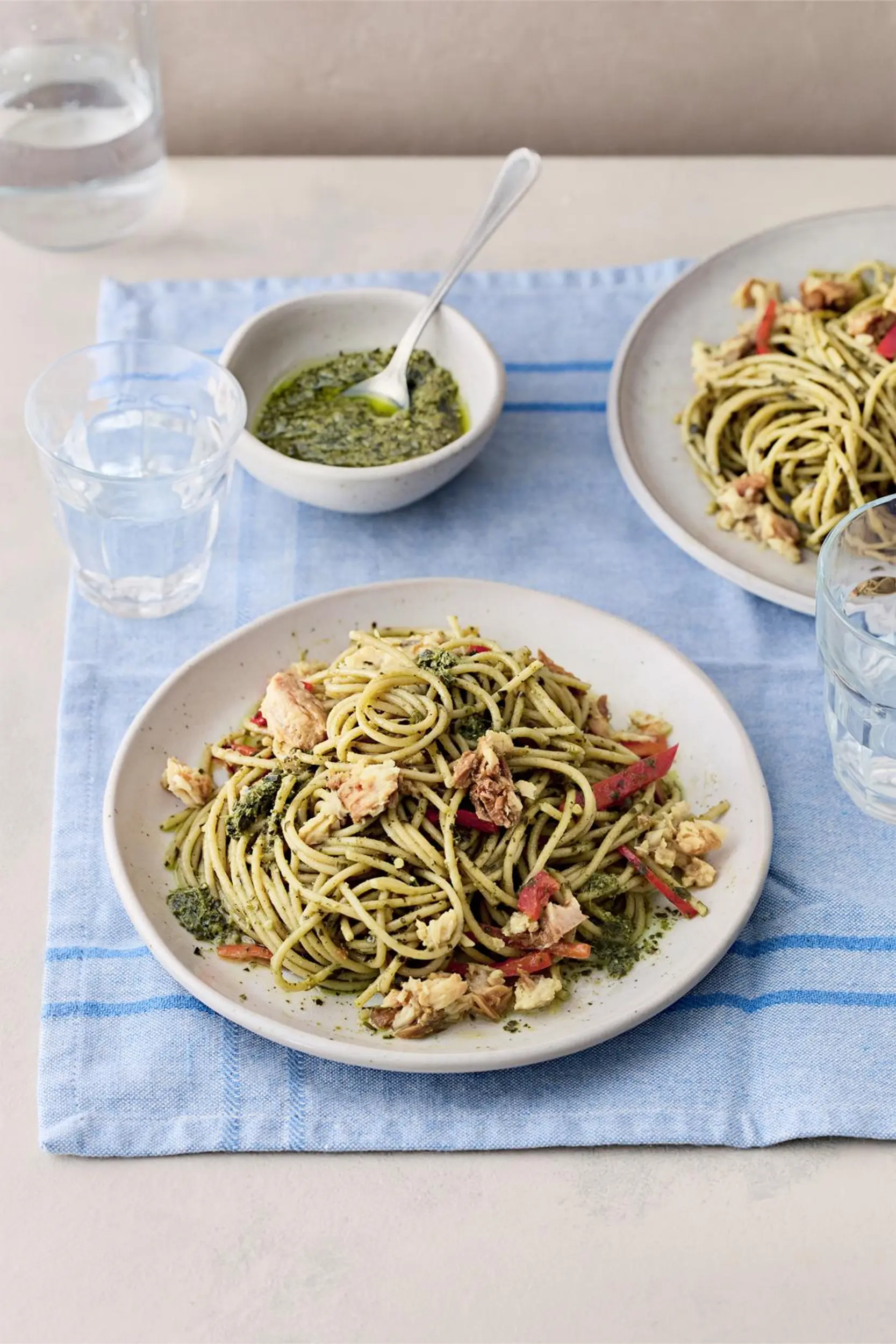 Savukala-nokkospestopasta