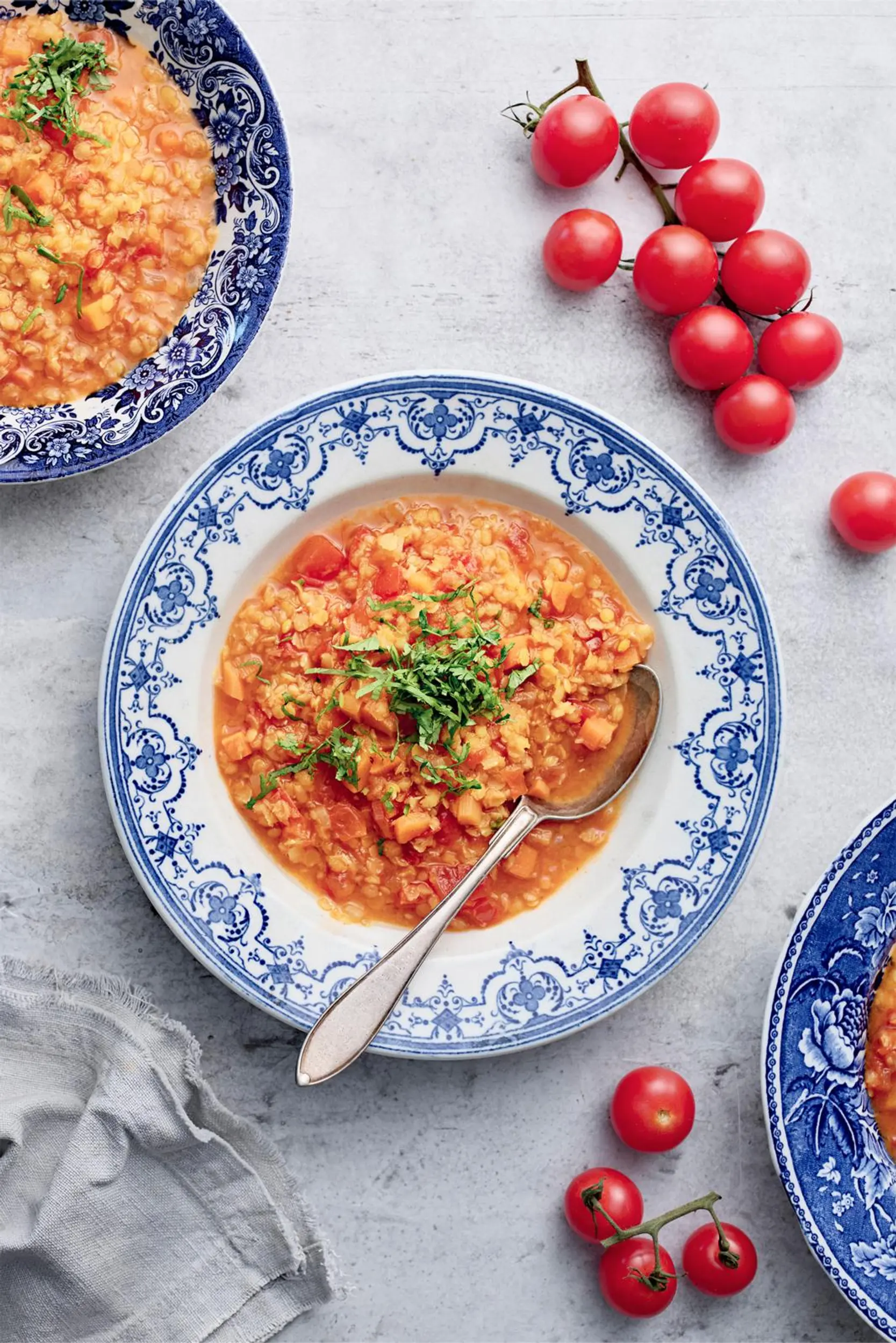 Tomaatti-linssikeitto