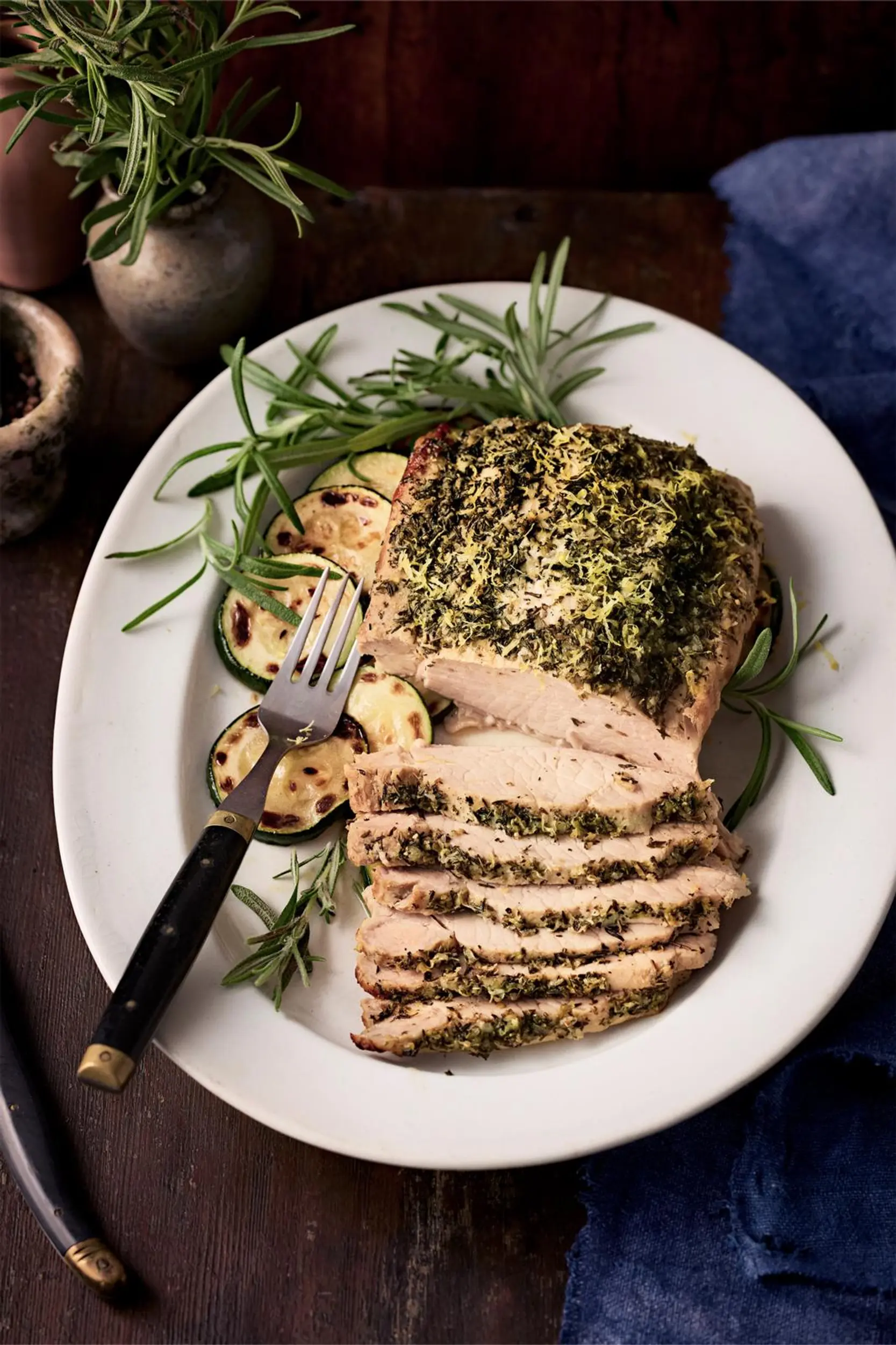 Murea yrttikuorrutettu porsaan ulkofilee uunissa