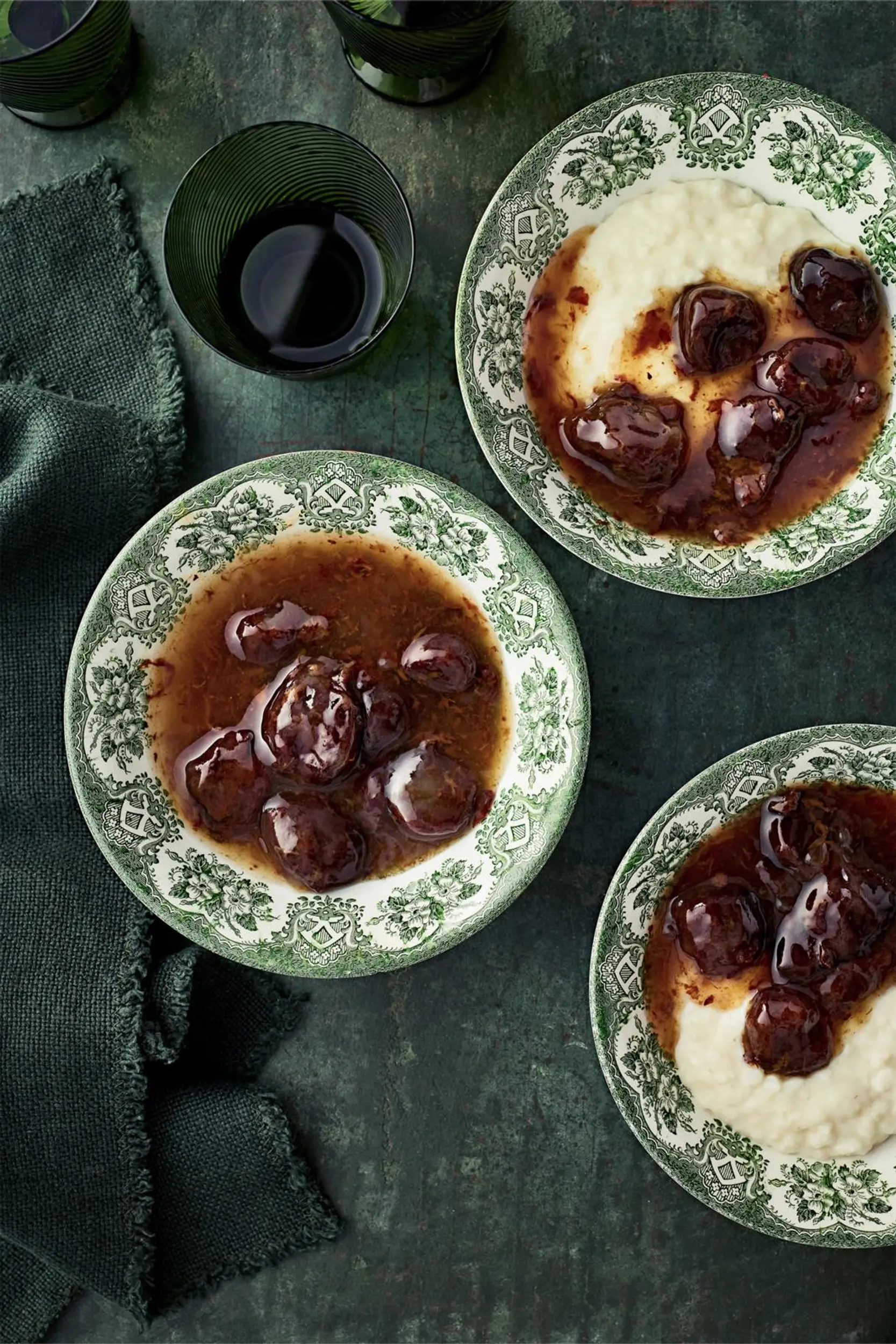 Luumukiisseli ja riisipuuroa