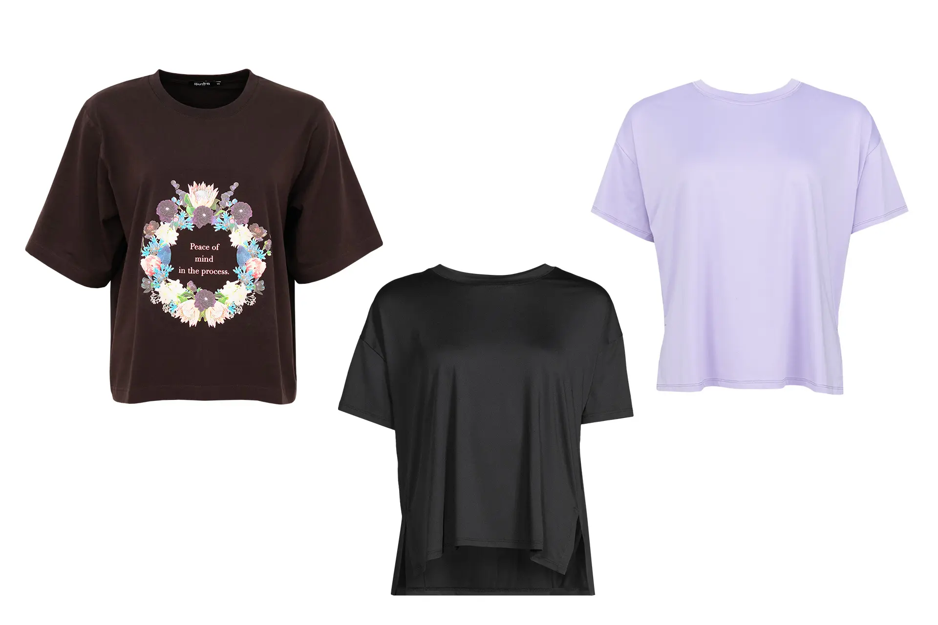 Kolme paitaa rinnakkain