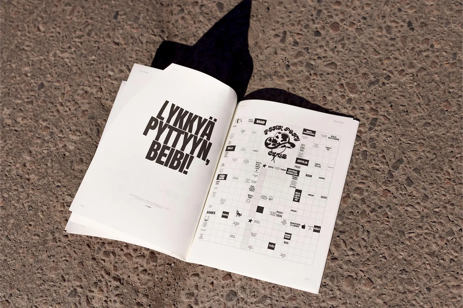 Pop-ristikot-ristikkolehden aukeama.