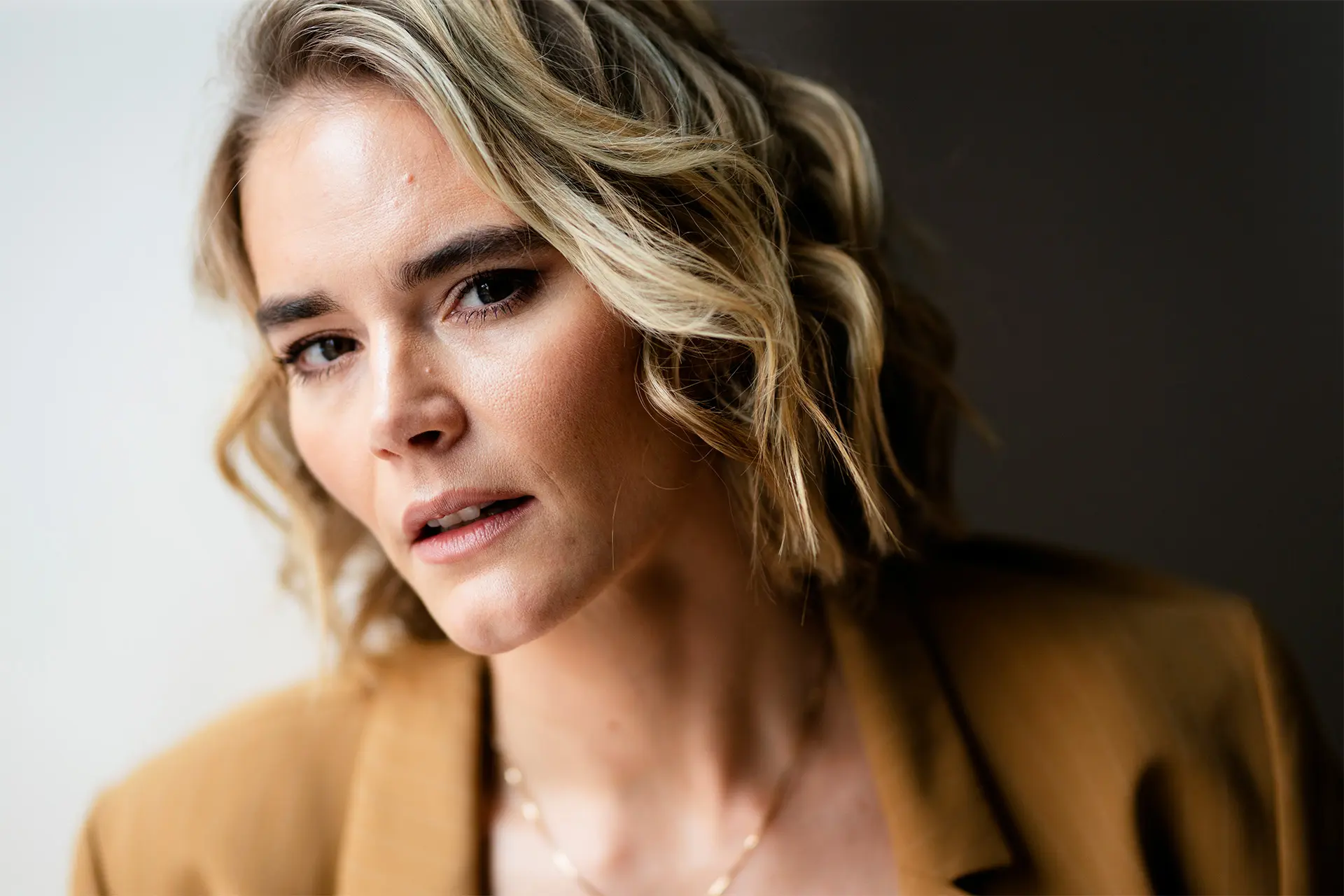 Kasvokuva Marja Kihlströmistä.