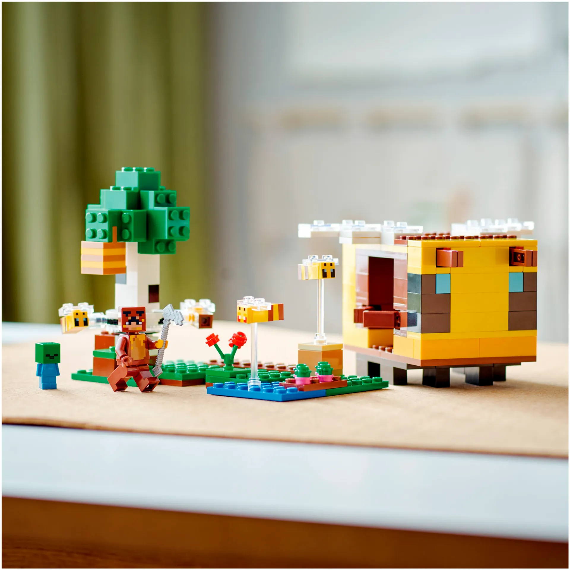 LEGO Minecraft 21241 Mehiläistalo - 6