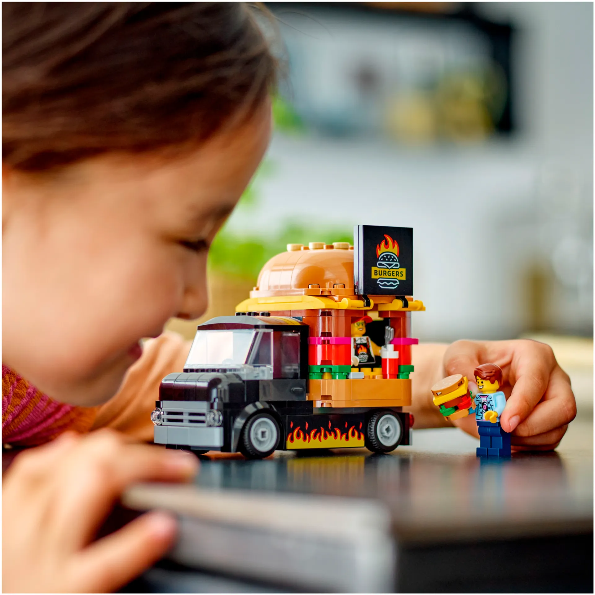 LEGO City Great Vehicles 60404 Hampurilaisauto - 5