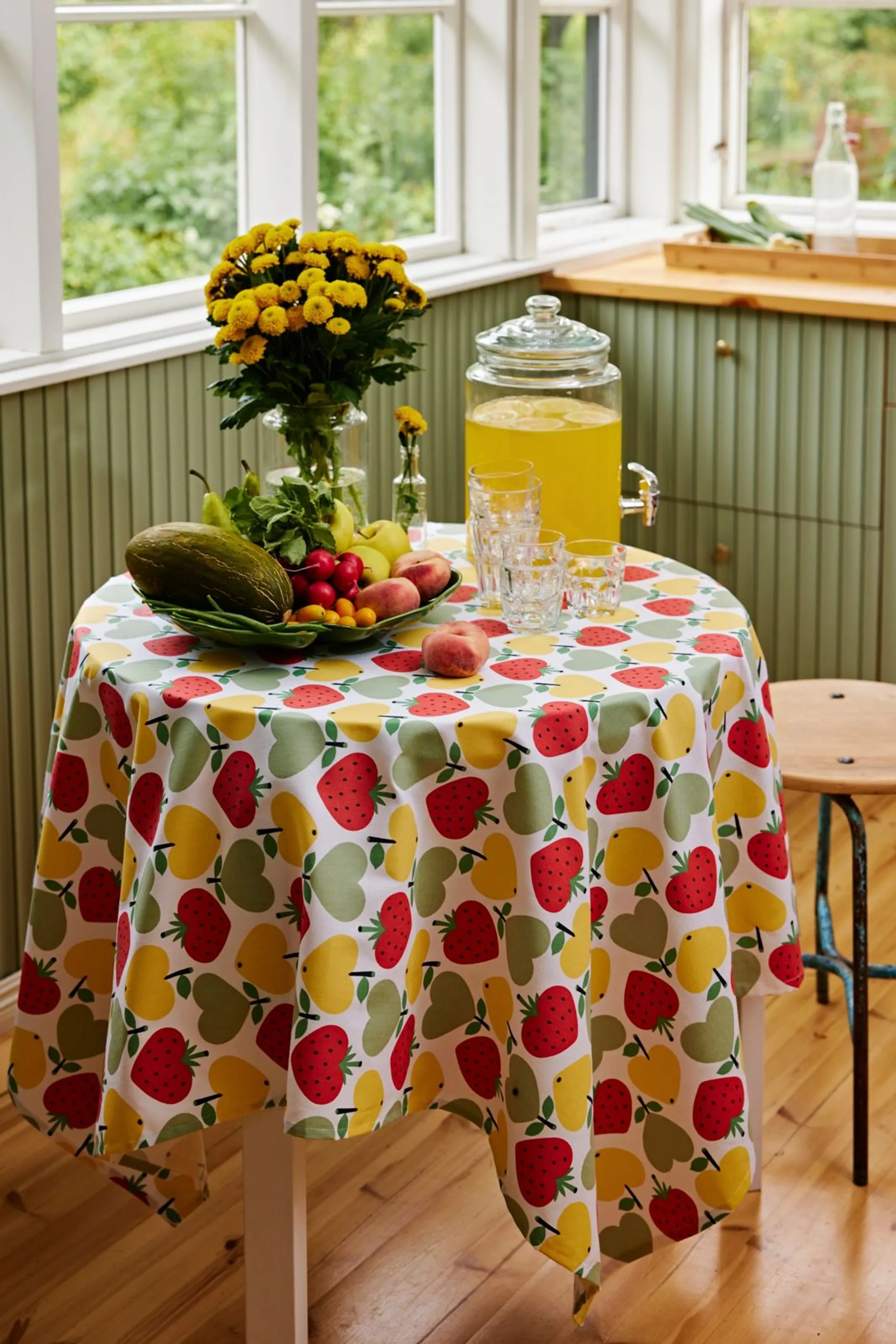 Finlayson pöytäliina Sydänhedelmät 145x145 cm, valko-vihreä-keltainen - 2