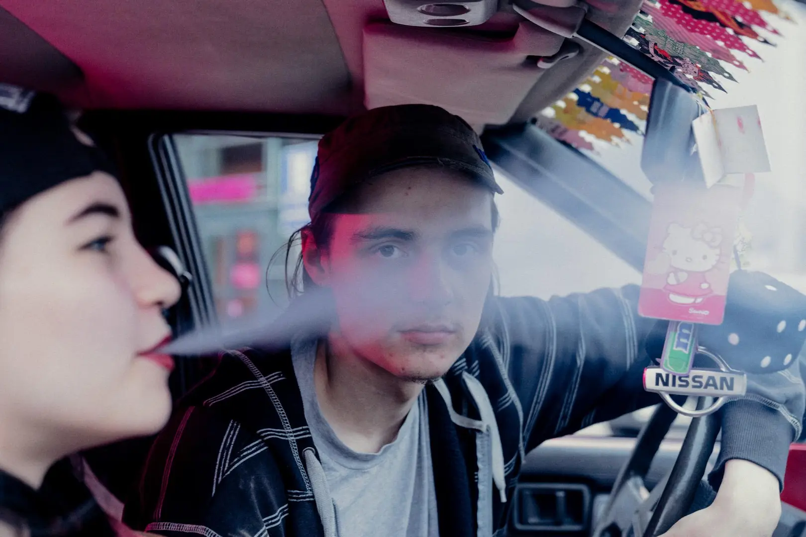 Tuuli Palovaara ja Reidar Hangasvaara autossa