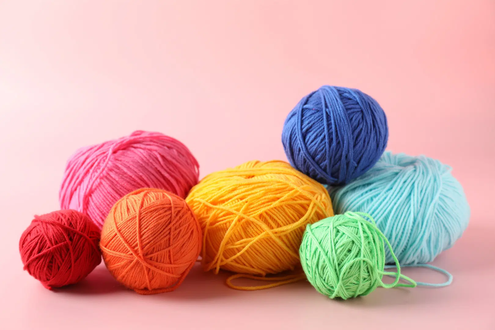 Värikkäitä lankakeriä