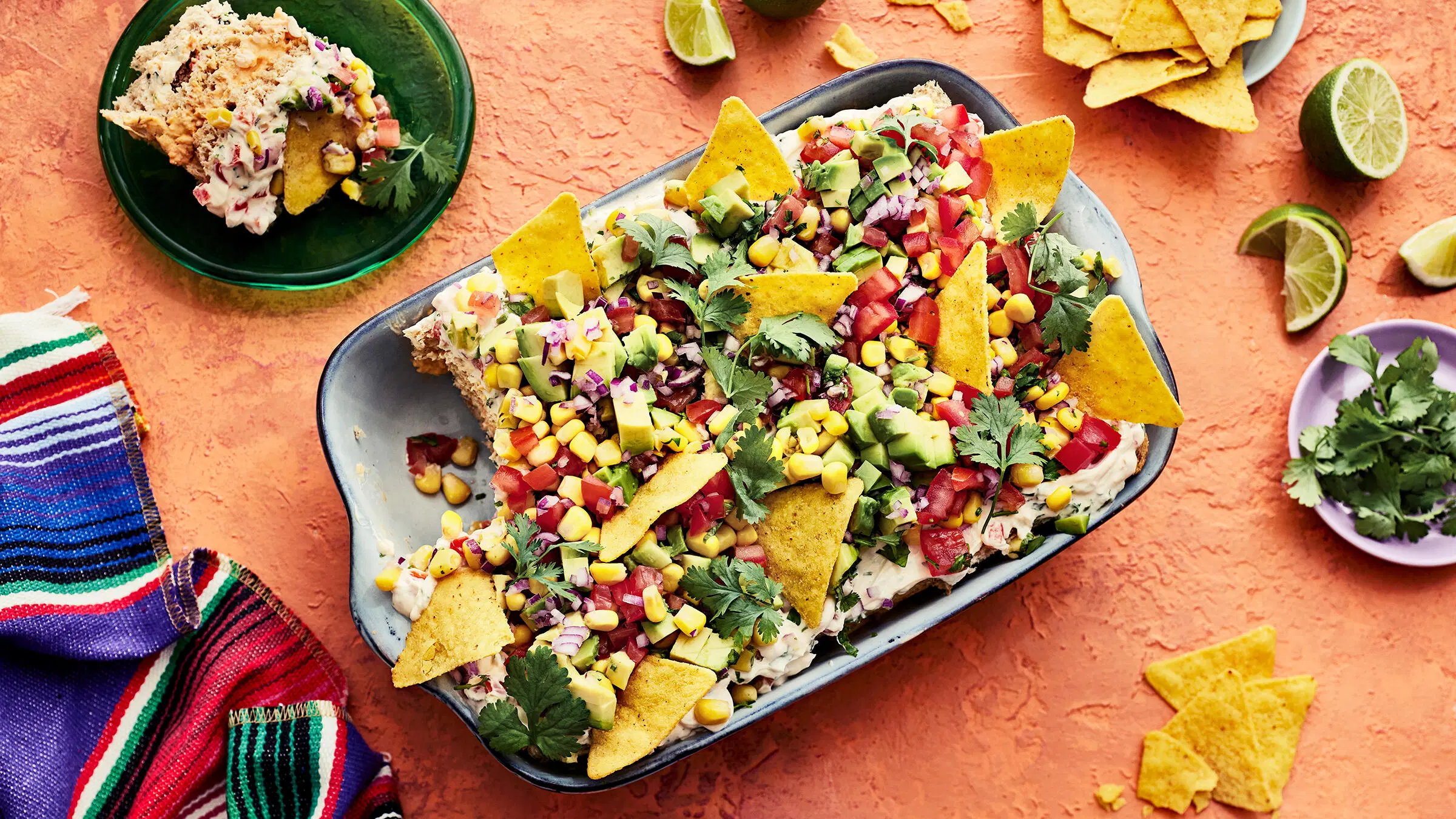 Texmex-voileipäkakku vuoassa