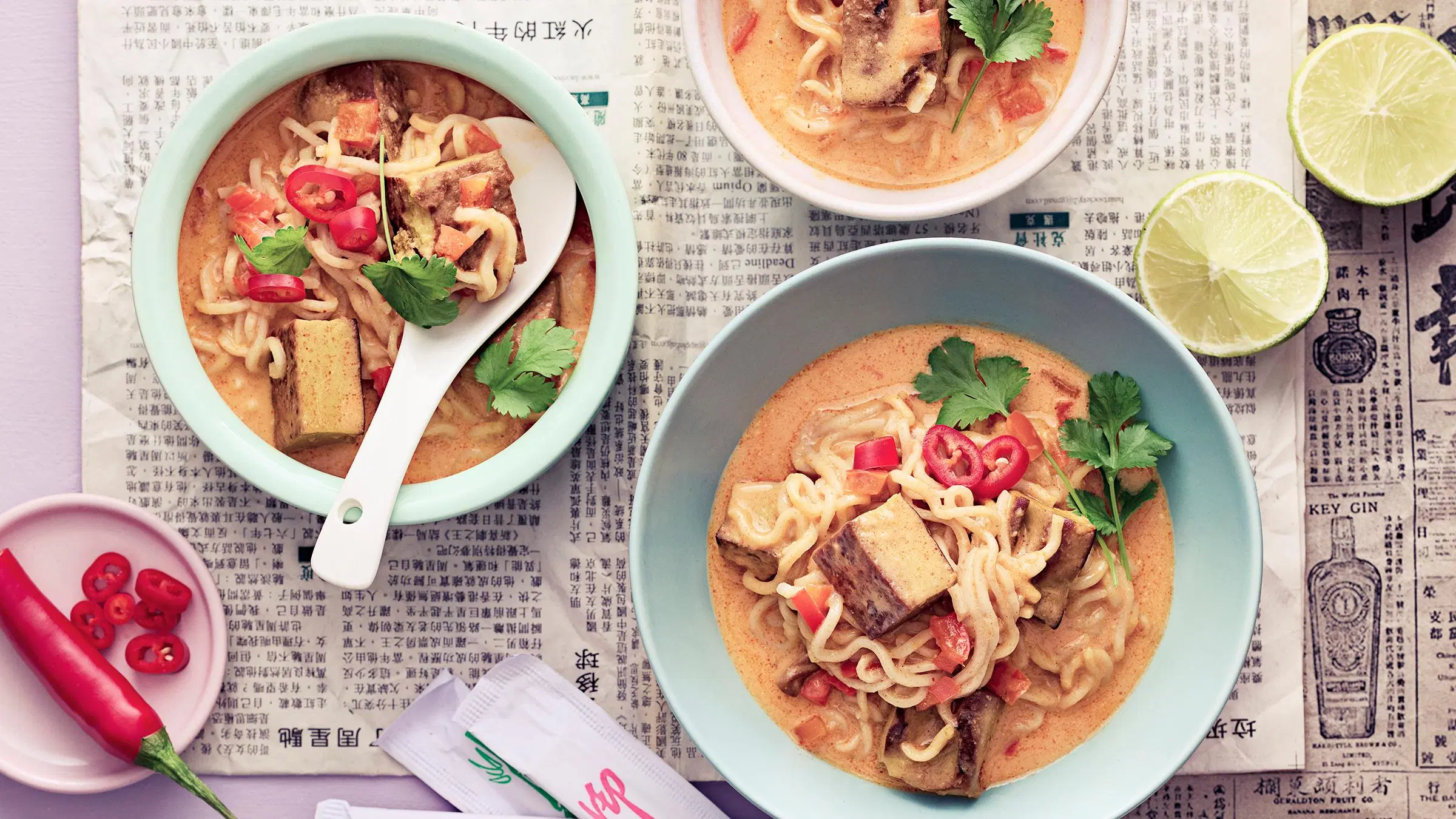 Aasialainen tofu-nuudelikeitto