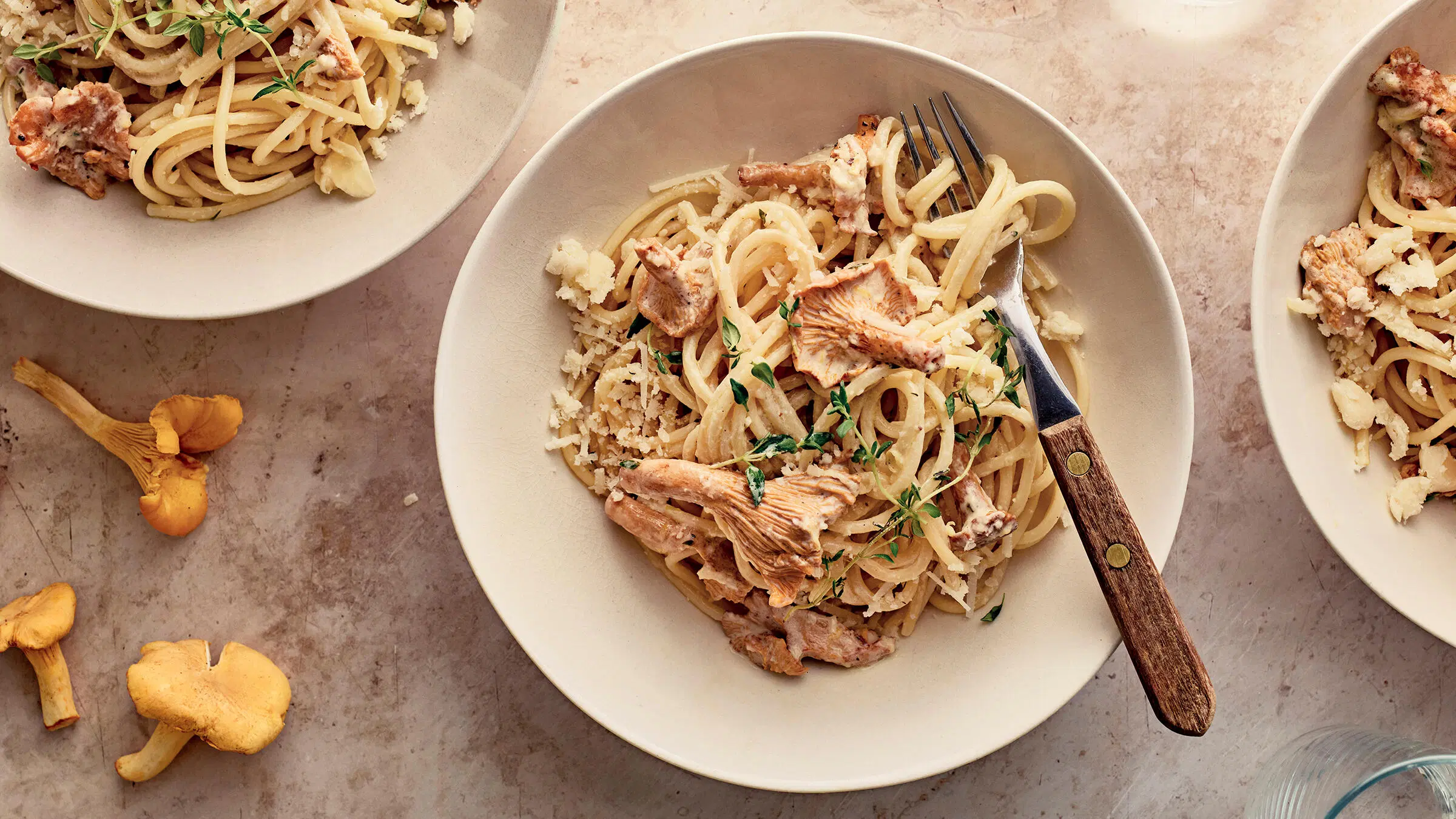 Kermainen kantarellipasta