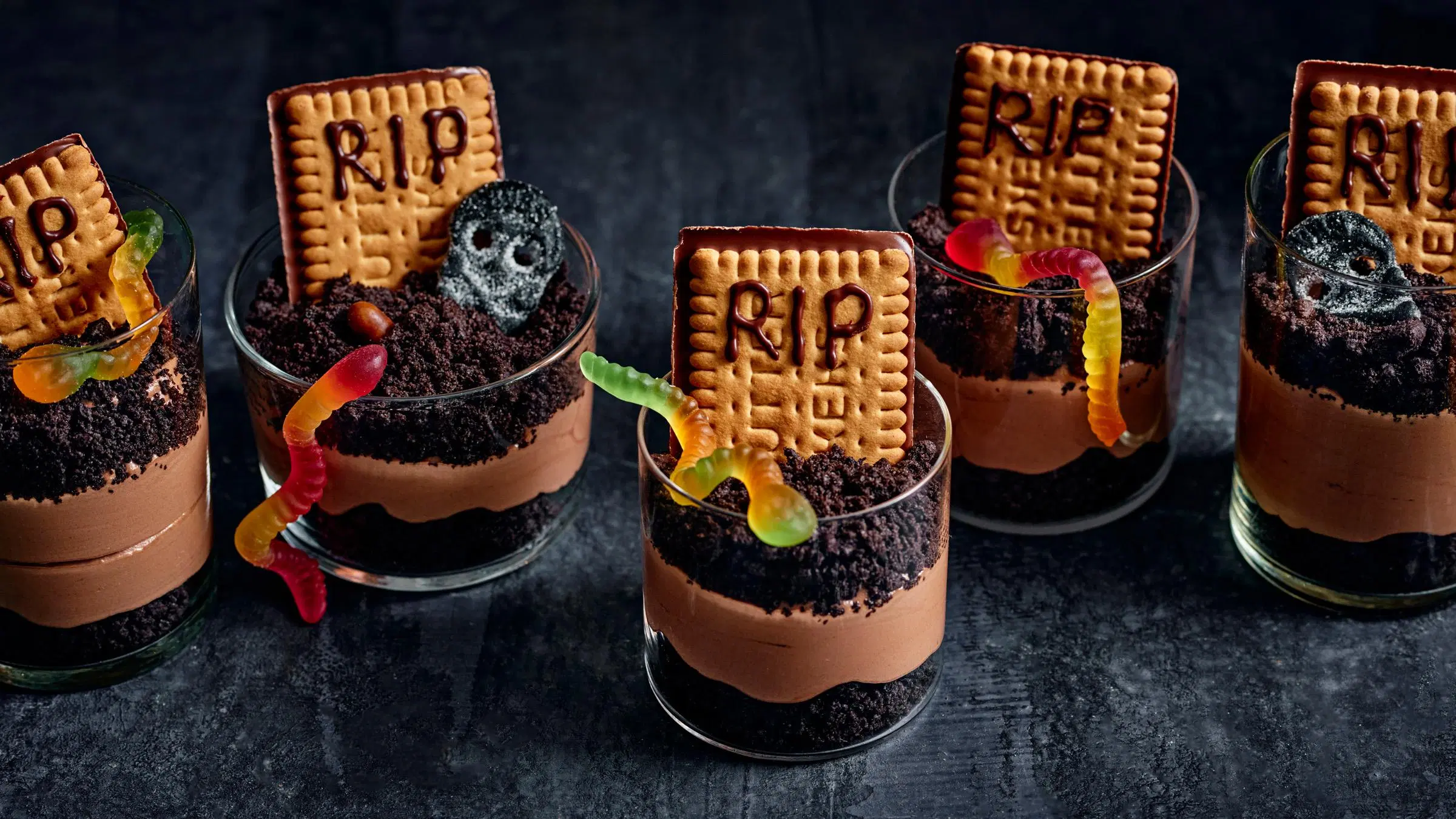 Halloweenin suklaamousse