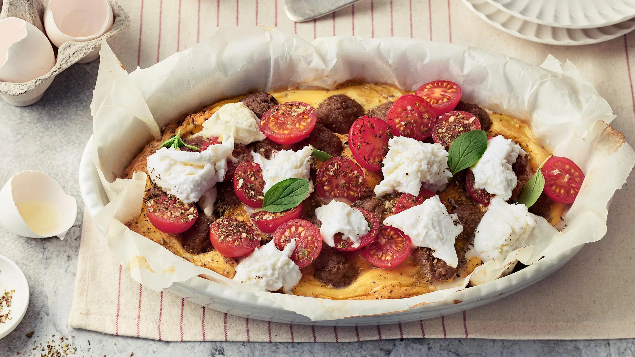 Italialainen uunimunakas lihapullilla