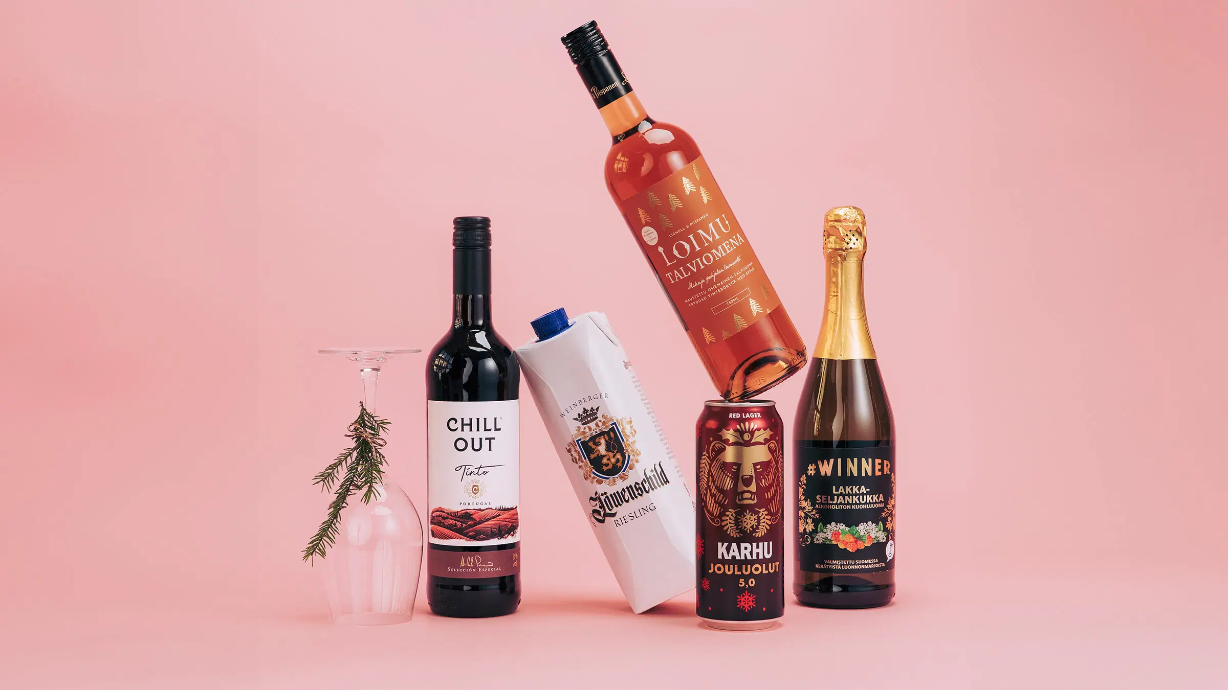 Viisi erilaista joulun aikaan sopivaa juomaa.