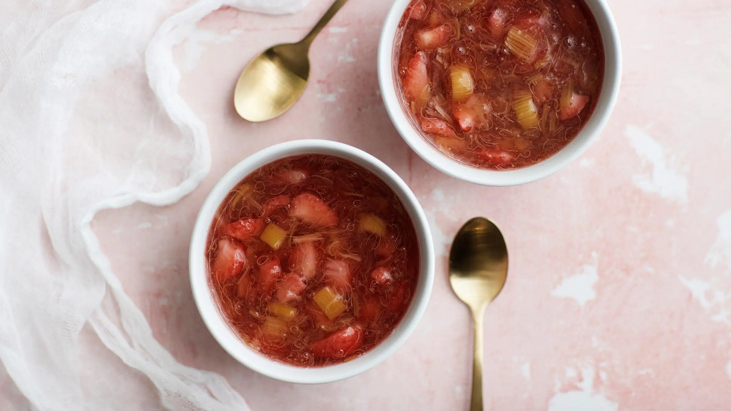 Raparperi-mansikkakiisseli