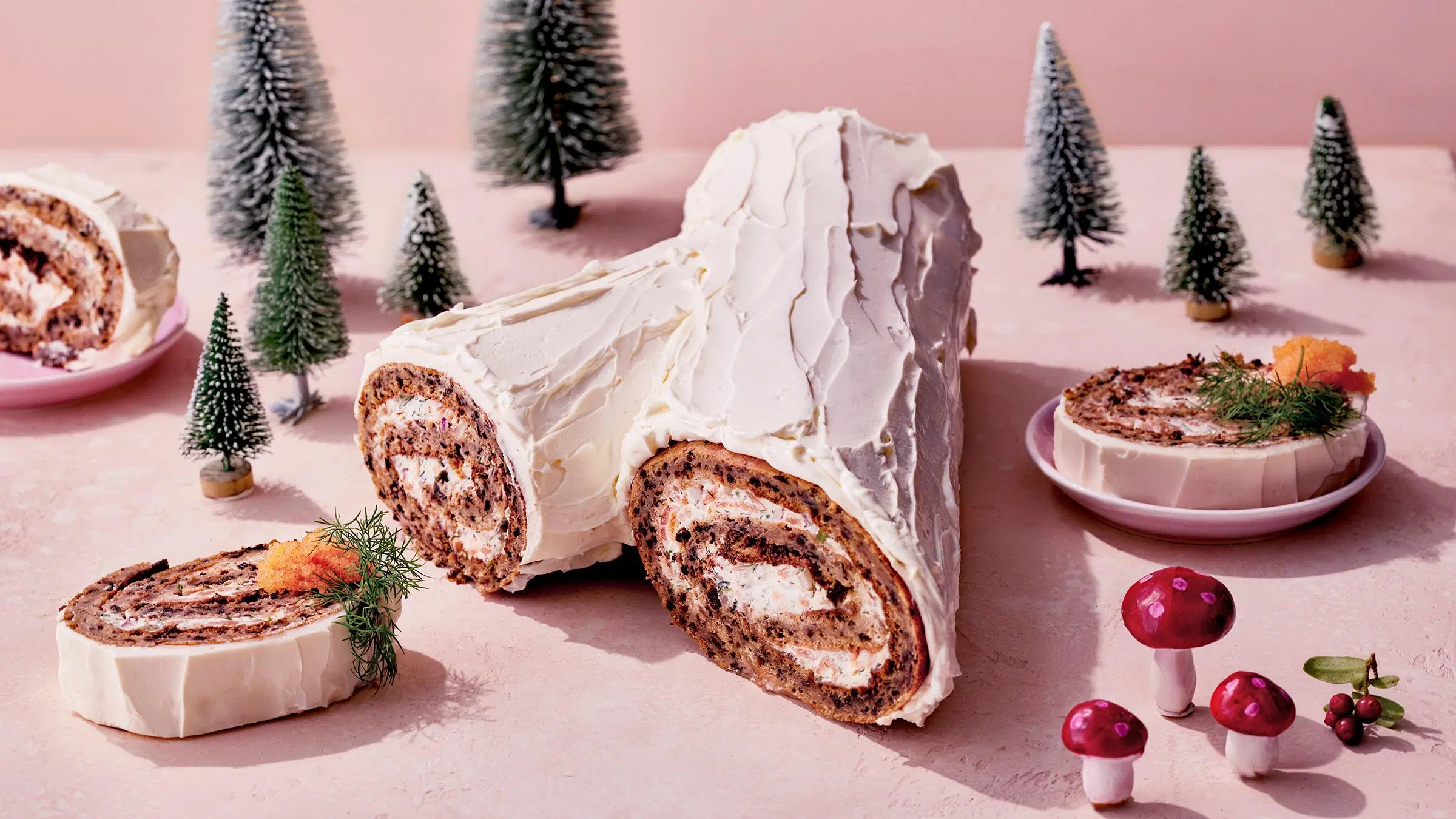 Kuvassa on saaristolaisleivän mauilla tehty, kalatäytteinen suolainen jouluhalko.