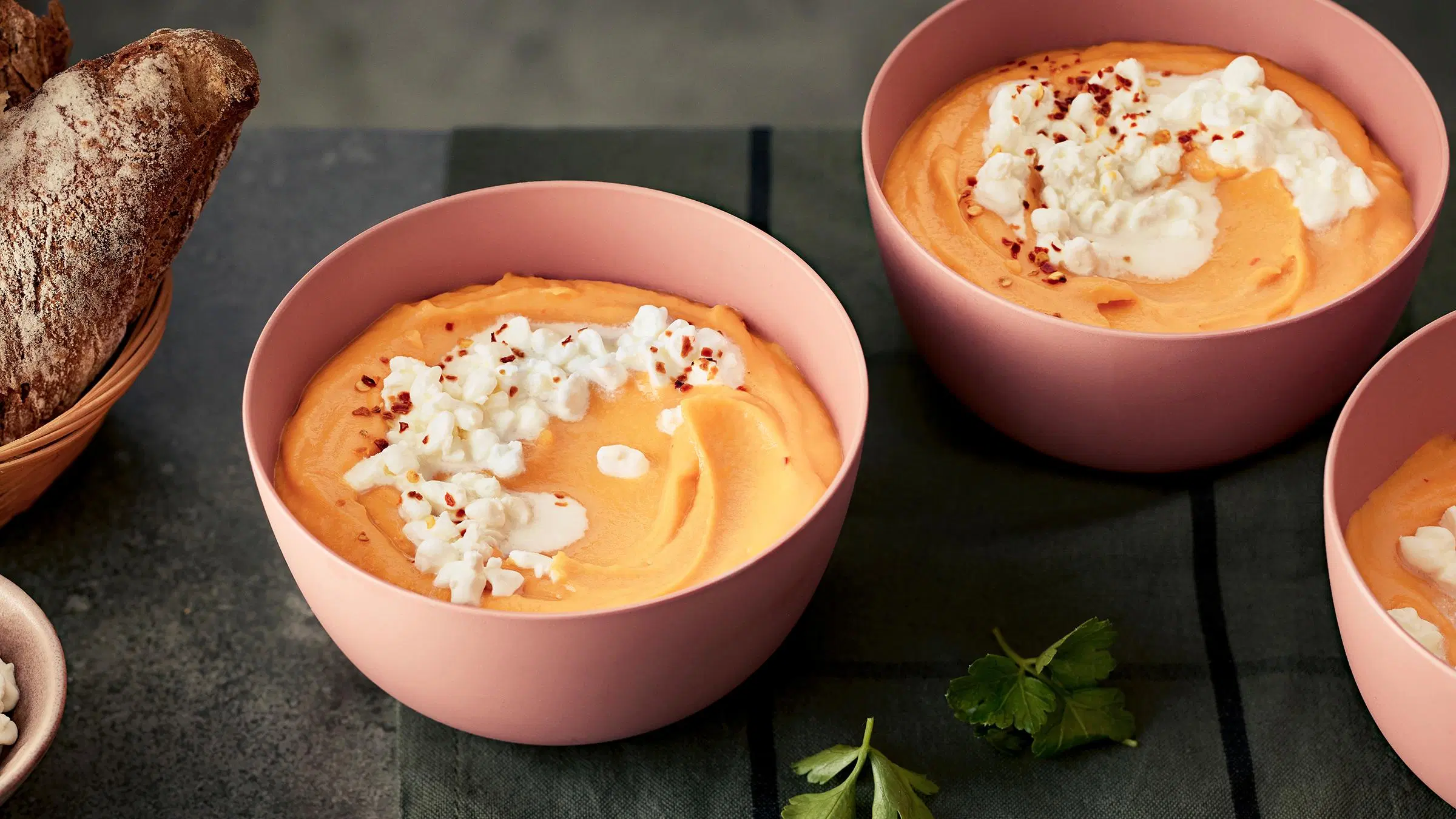 Lämmittävä chili-bataattikeitto