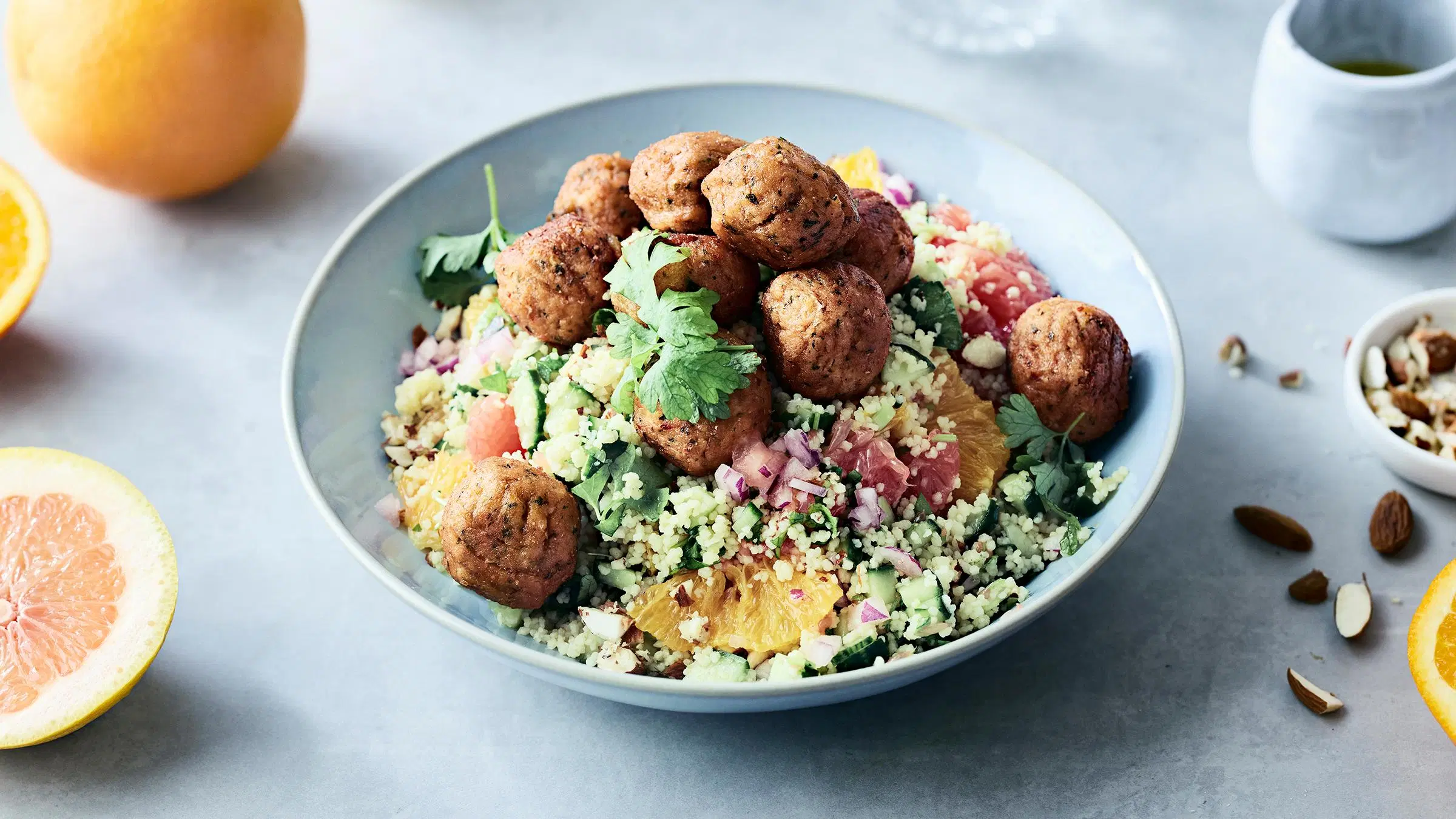 Sitruksinen couscoussalaatti