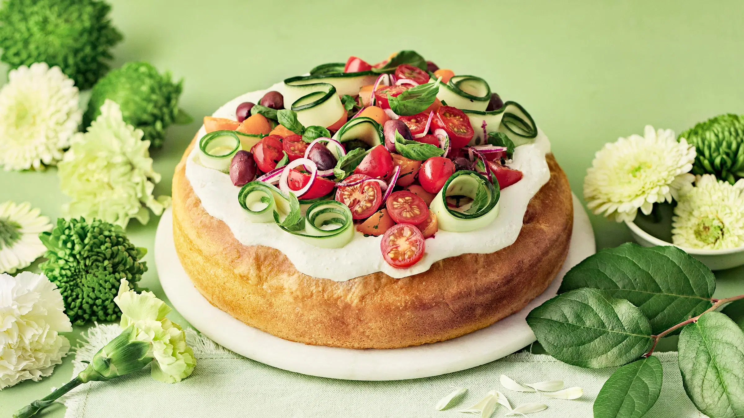 Välimerellinen focaccia-voileipäkakku