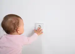 Reer pistorasiansuoja kansi 6 kpl + avaaja - 6