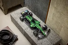 LEGO® Technic 42240 Aston Martin Aramco AMR25 ‑F1®-auto - 9