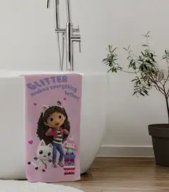 Gabby's Dollhouse lasten kylpypyyhe 70x140 cm pinkki - 7