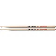 Vic Firth 7A rumpukapulat hikkoria. Pituus 39,4 cm, halkaisija 1,4 cm. - 1