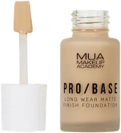 MUA Make Up Academy Pro Base Long Wear Matte Finish Foundation 30 ml 142 meikkivoide - 1