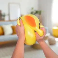 Simba - Squishy Ankka, 15 cm, puristelulelu, useita värejä, myydään yksittäin - 13