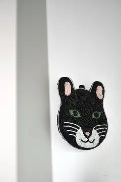 MUM’s SIMBA designkissa- seinäkoriste - 3